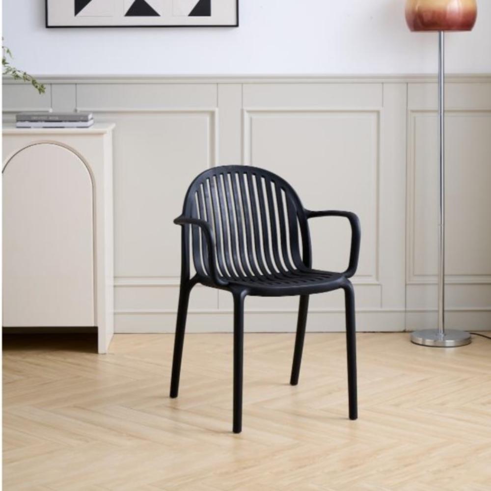Combo Málaga, Incluye una Mesa y 4 Sillas Color Negro