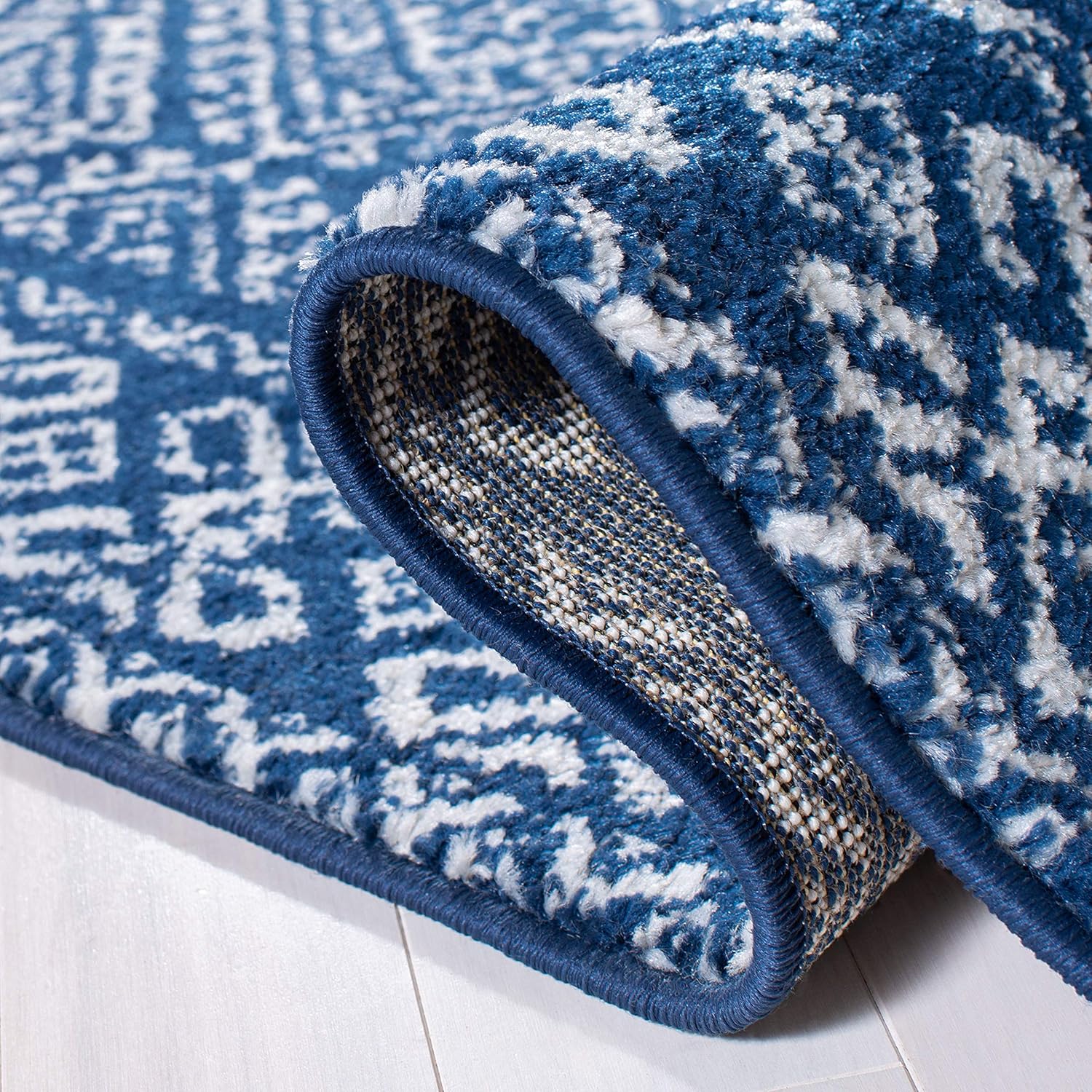 Safavieh - Alfombra decorativa de 2 x 5 pies, colección Tulum, azul marino y...