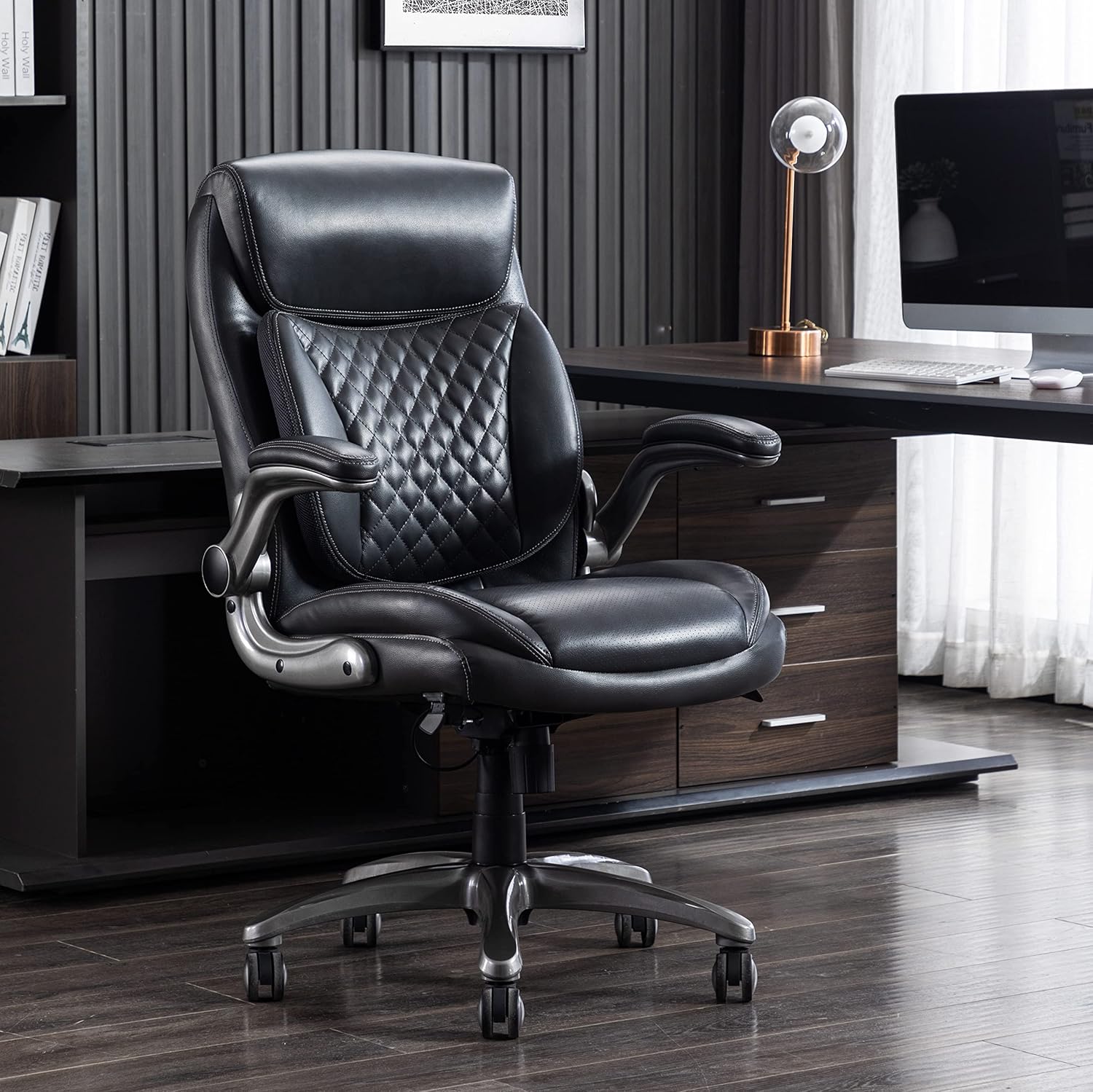 Tienda Basics Silla de escritorio ergonómica de oficina ejecutiva con...