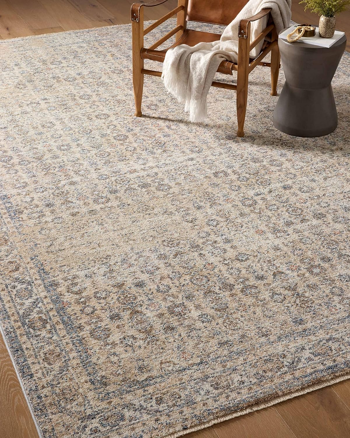 Loloi Angela Rose Blake Collection BLA-04 BeigeDenim 5'-3" x 7'-6", 0.25...