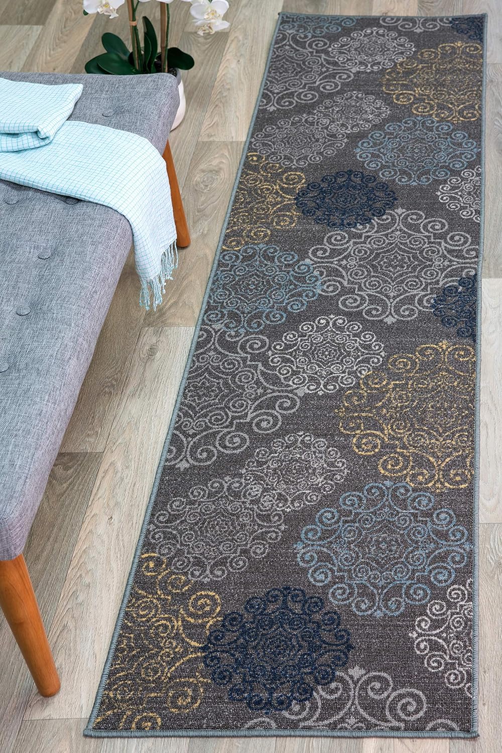 Tapete moderno, con diseño floral, antiderrapante, color crema., Polipropileno,...