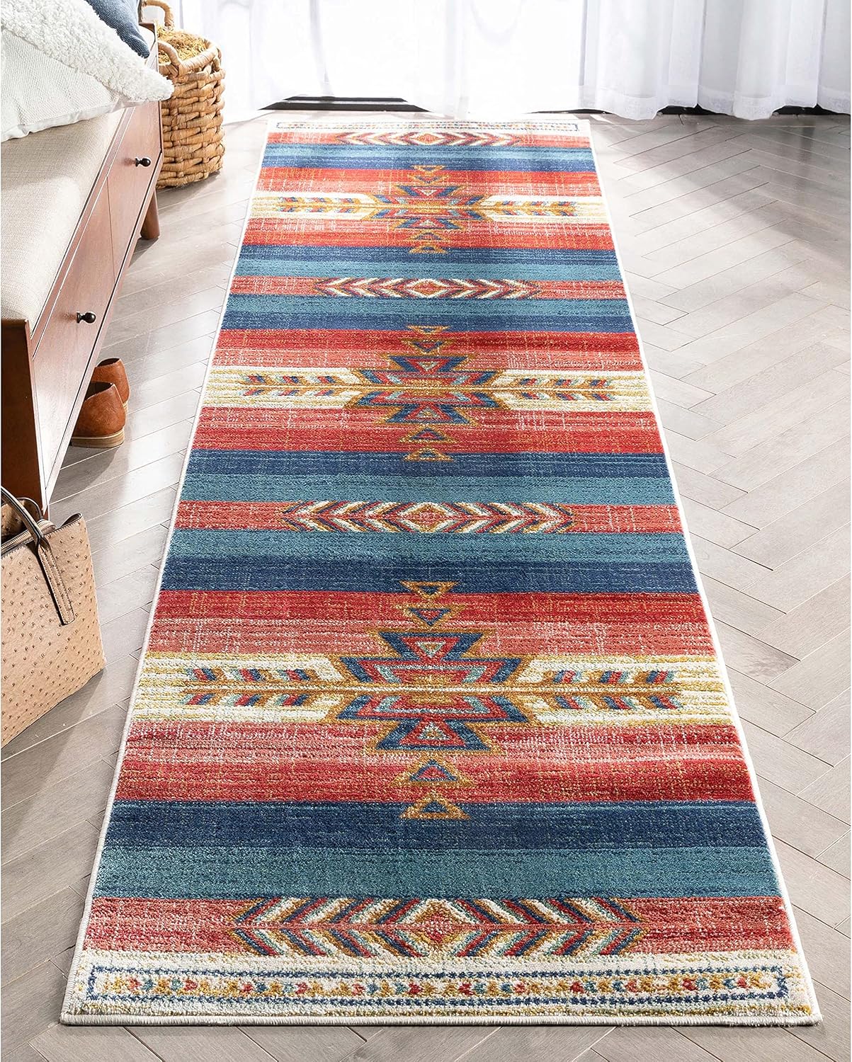 Alfombra con medallón tribal del suroeste en azul cantón, carmesí