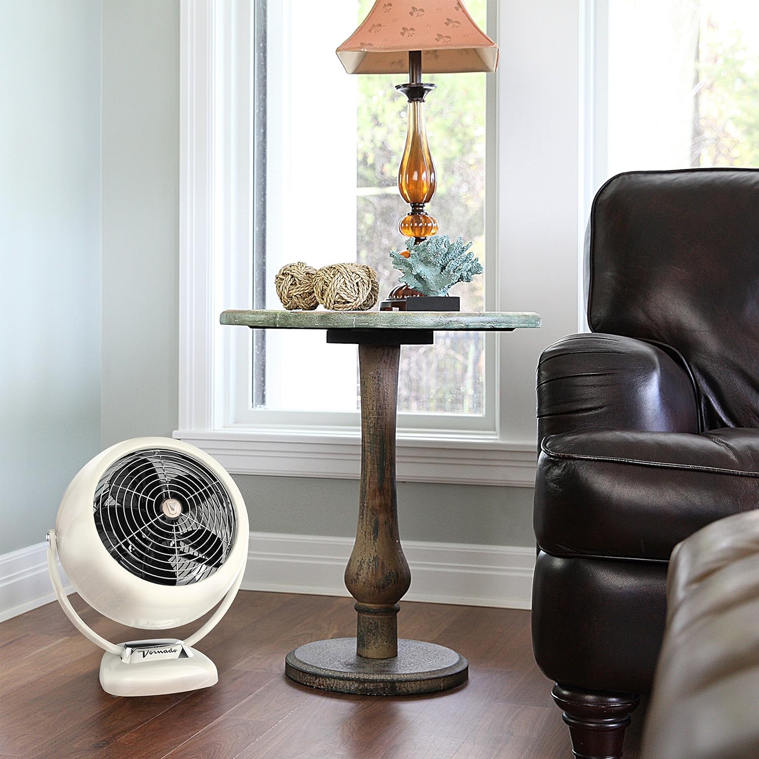 Ventilador retro con pie VFAN Sr. de Vornado