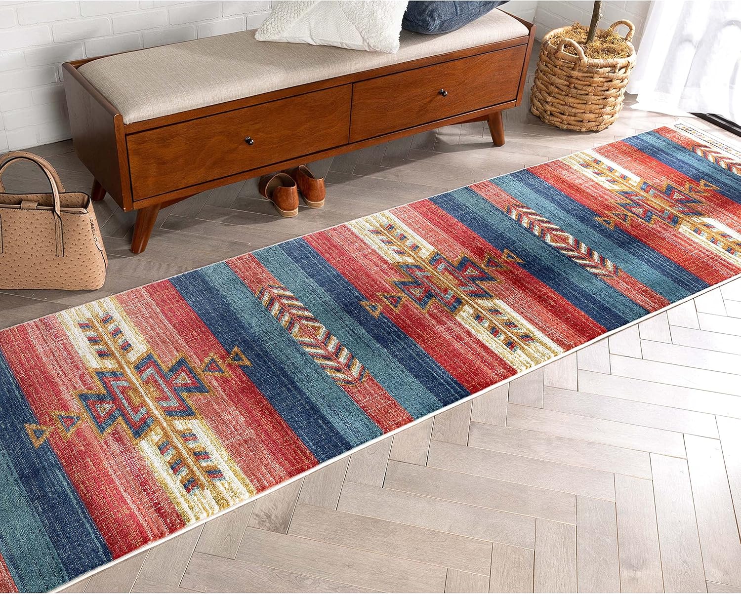 Alfombra con medallón tribal del suroeste en azul cantón, carmesí