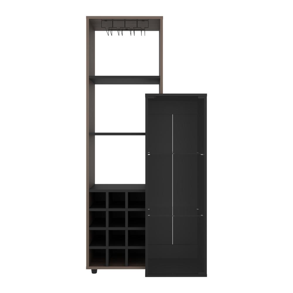 Bar Ozzy, Wengue y Milan, con espacio para organizar licores y vasos