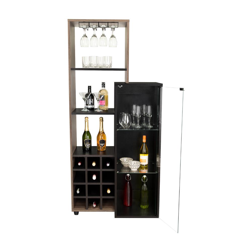 Bar Ozzy, Wengue y Milan, con espacio para organizar licores y vasos