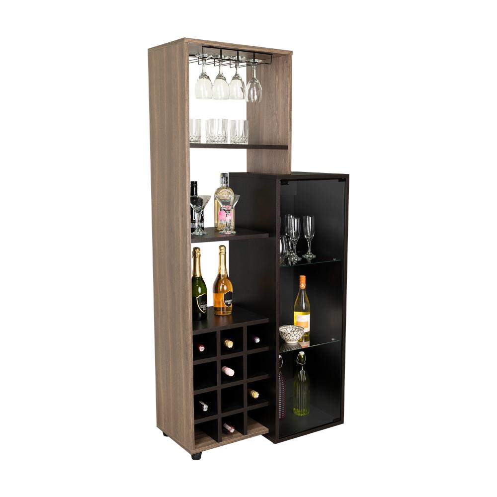 Bar Ozzy, Wengue y Milan, con espacio para organizar licores y vasos