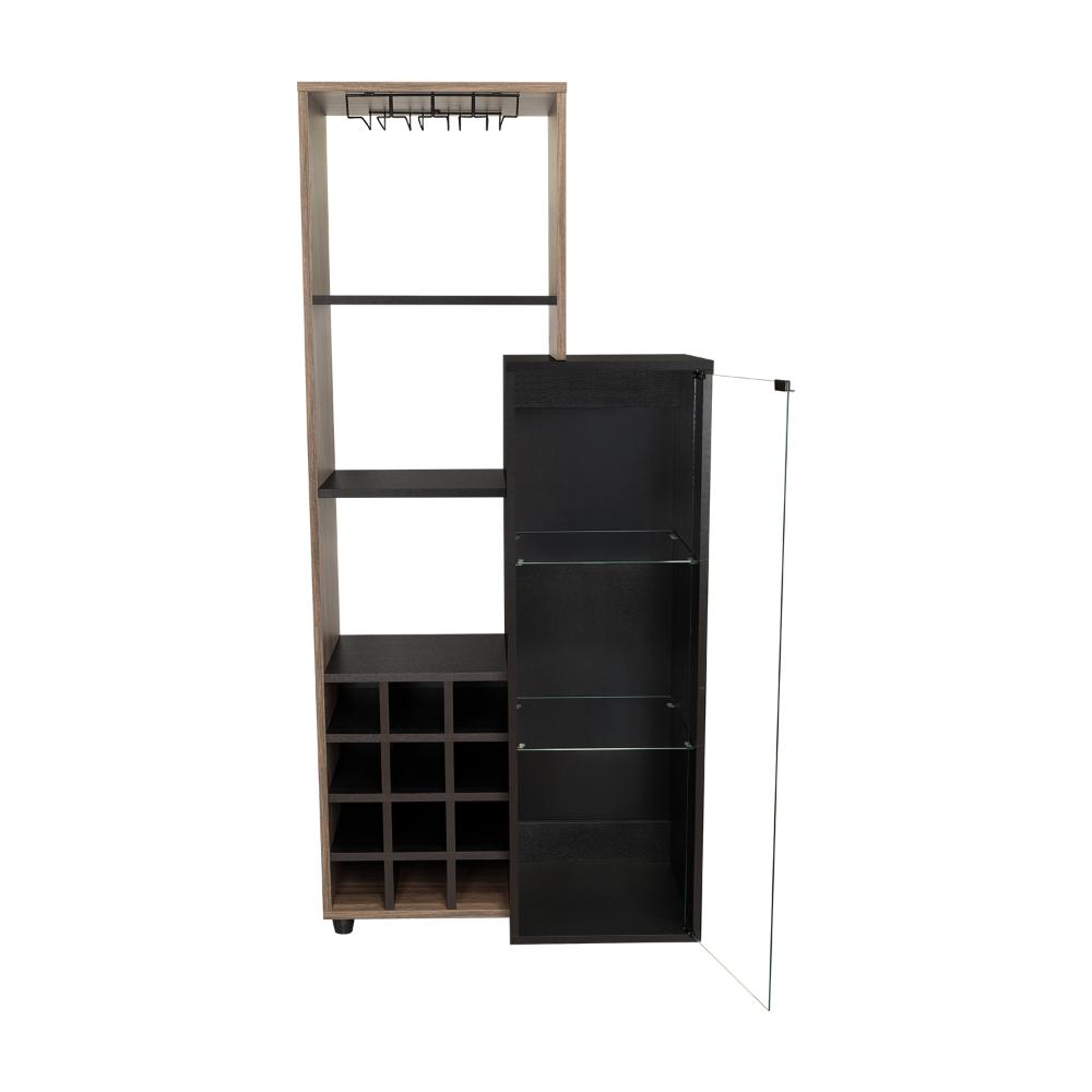 Bar Ozzy, Wengue y Milan, con espacio para organizar licores y vasos