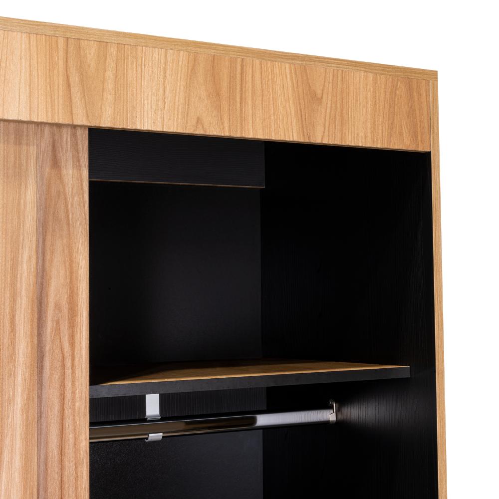 Closet Angelo 150, Fresno Europeo y Wengue, con Tres Puertas Corredizas