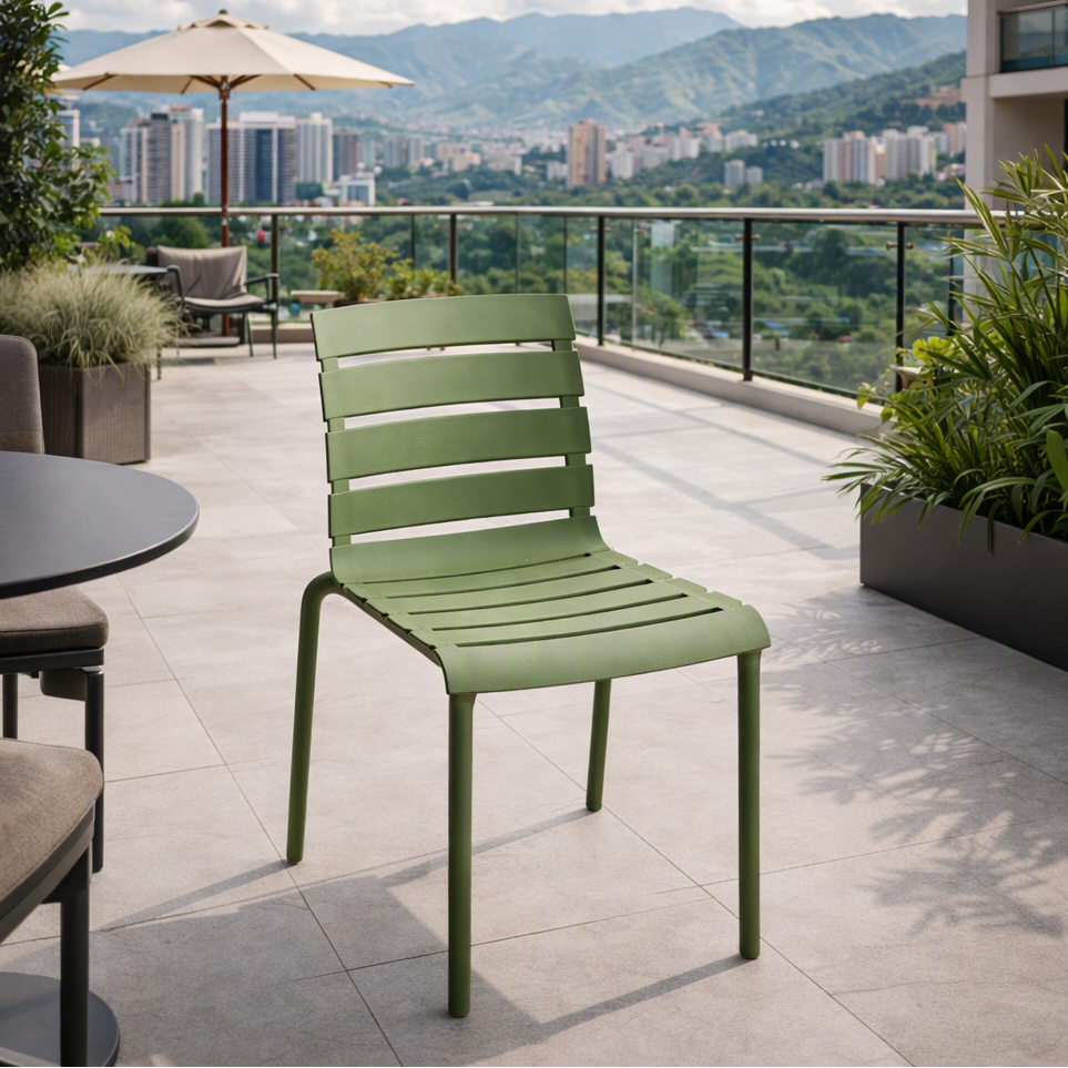 Silla Montana, Color Verde, con Espaldar en Líneas Diseño Moderno