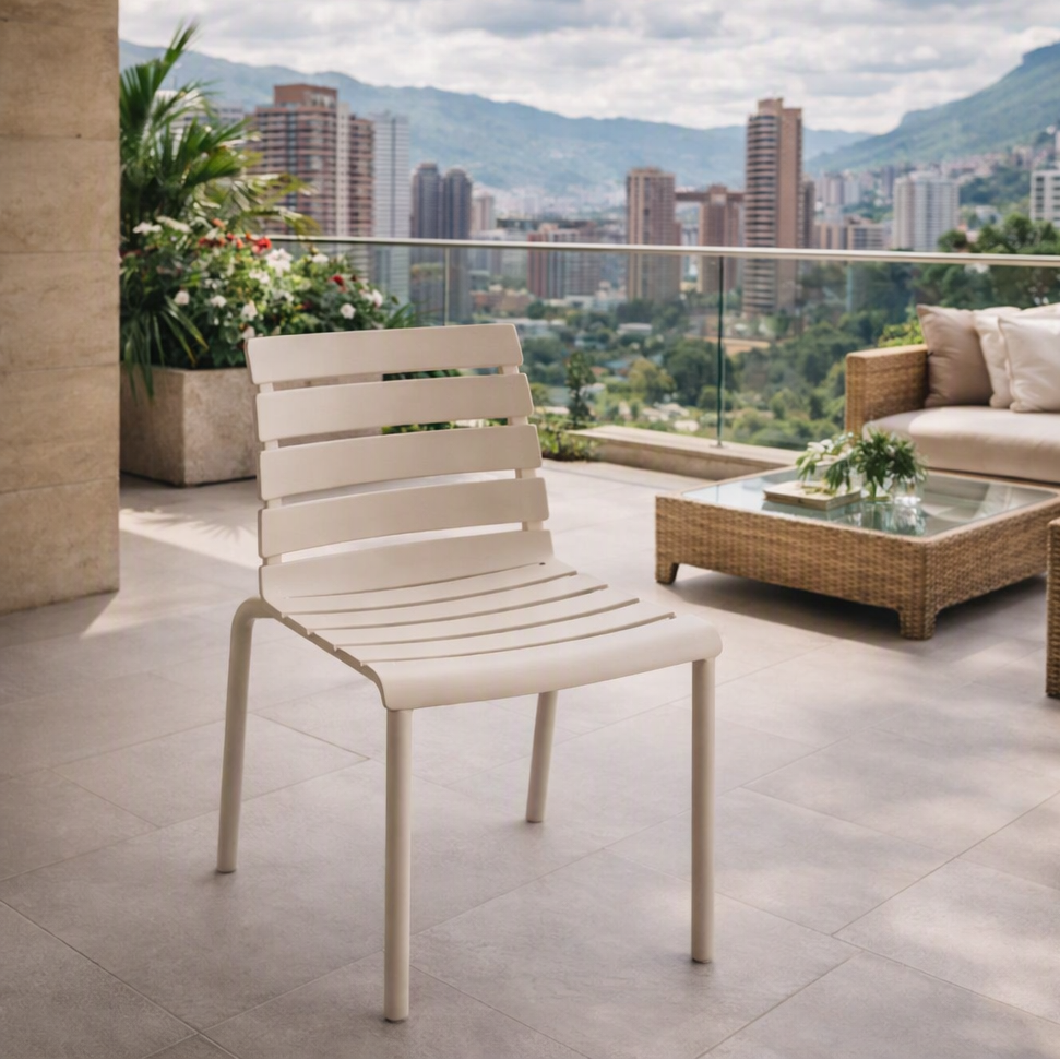 Set de 4 Sillas Montana, Taupe Claro, con Espaldar en Líneas Diseño Moderno