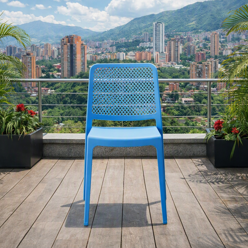 Silla Manhattan, Azul Oceano, con Espaldar en Rejilla y Diseño Minimalista