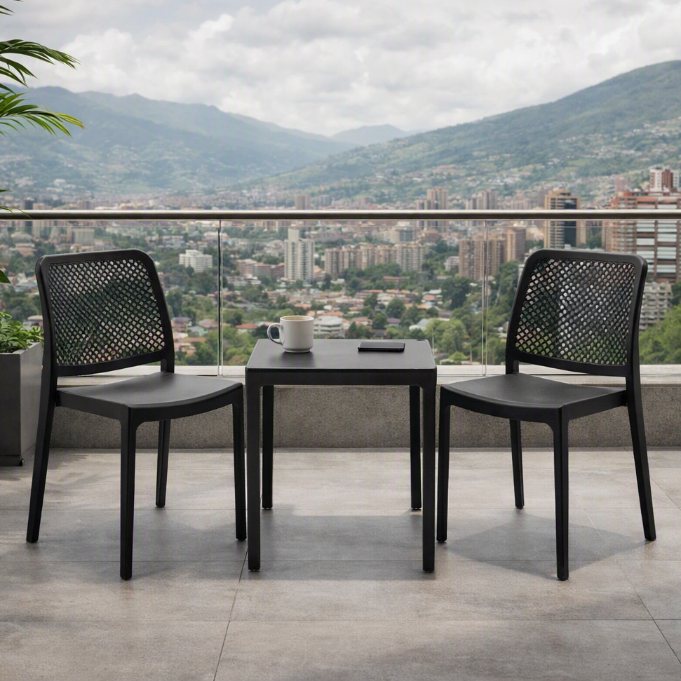 Set de 2 Sillas Manhattan, Negra, con Espaldar en Rejilla y Diseño Minimalista