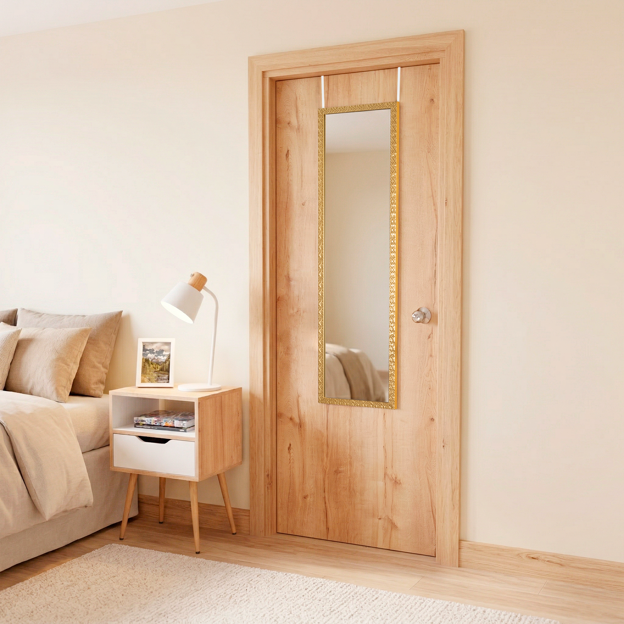 Espejo Rectangular Gael, con marco en poliestireno Dorado