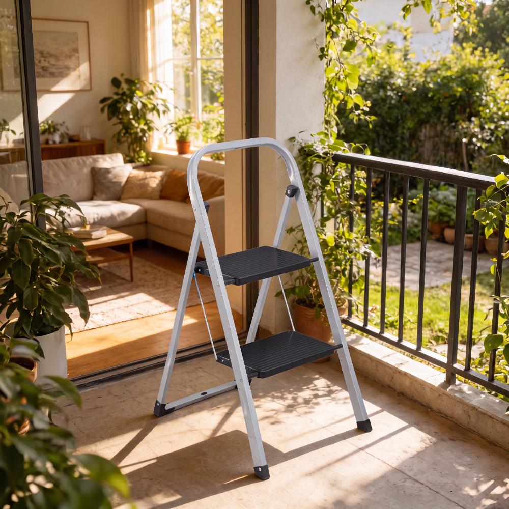 Escalera Tubular Trébol, Gris y Negro, Plagable de 2 Niveles