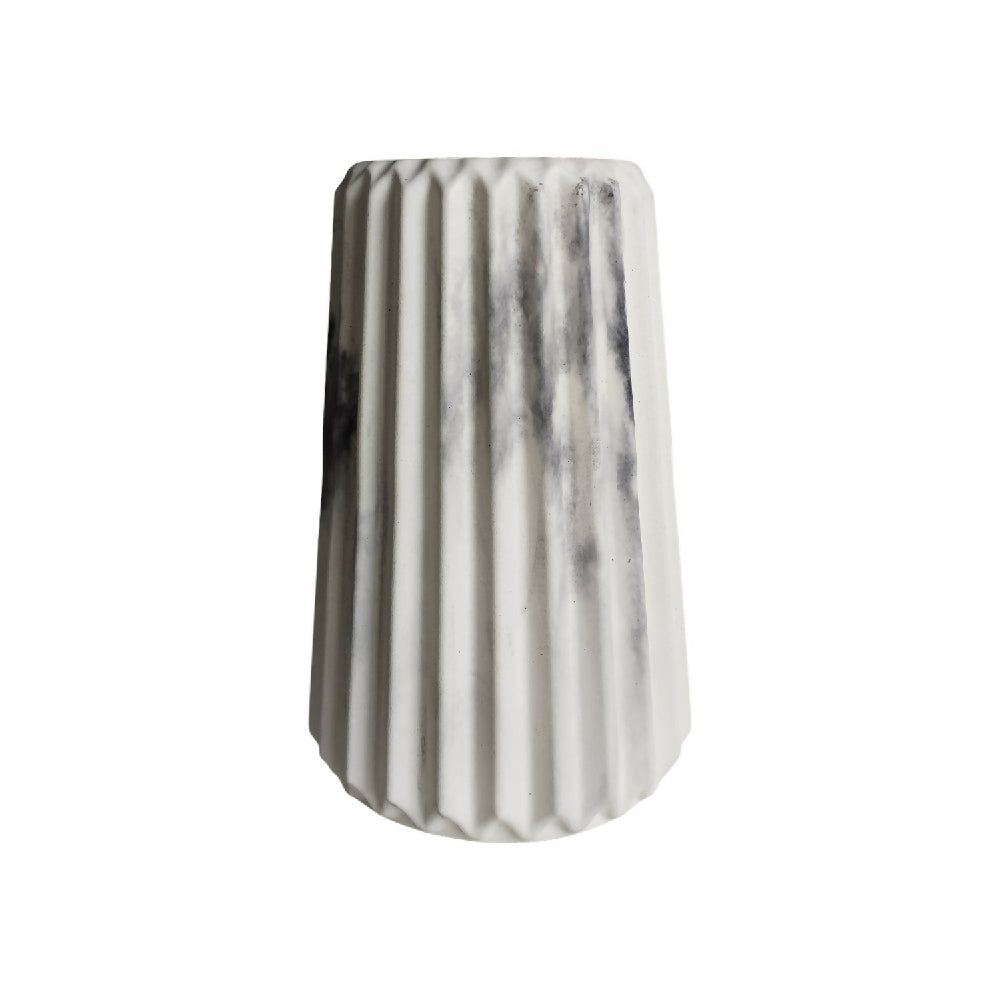 jarron florero en cemento adamaris marmól negro de concreto tienda online de materas y decoración_01