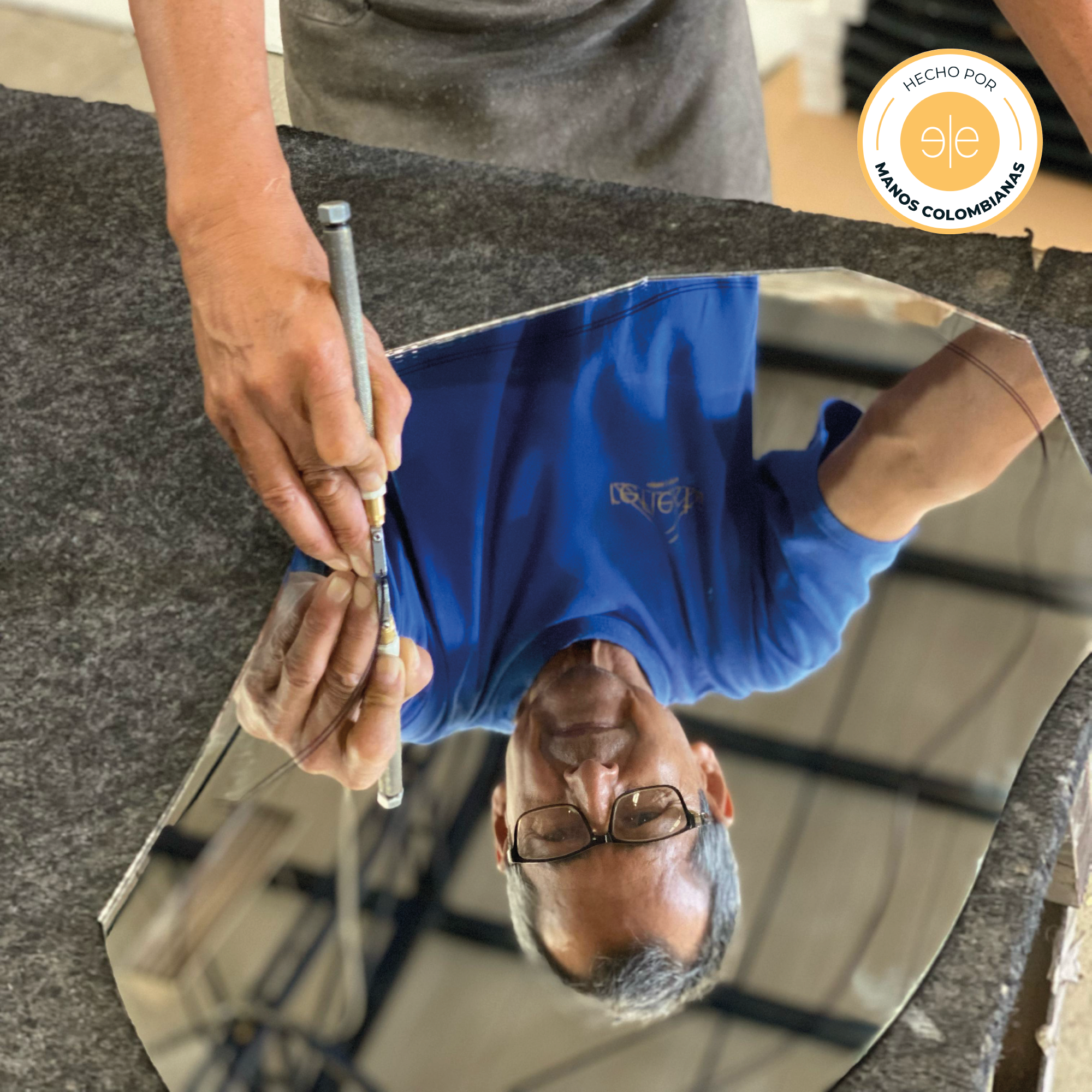 Espejo Irregular Dominic, Diseño Moderno