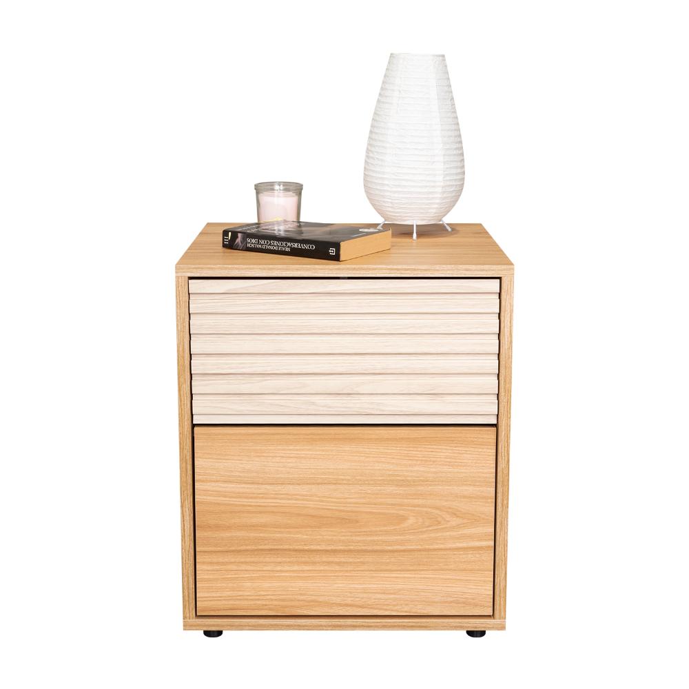 Mesa de Noche Wandda, Fresno Europeo y Roble Natural, con un cajón para guardar objetos