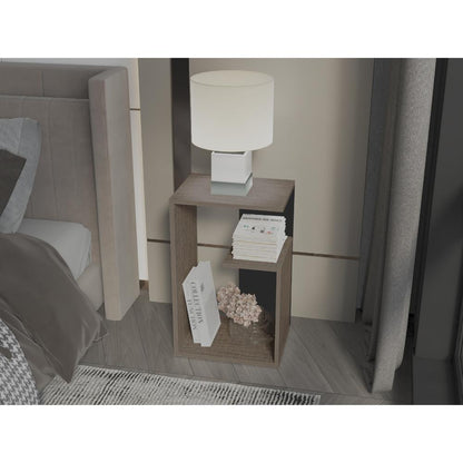 Mesa Auxiliar Evert, Olmo y Wengue, con diseño moderno y espacio para ubicar objetos