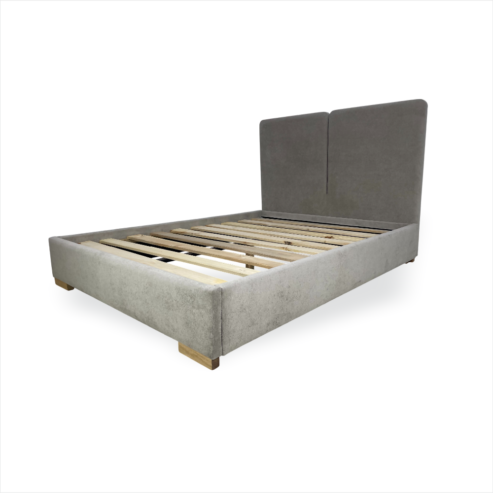 Cama Tapizada Formosa Bolgo en madera