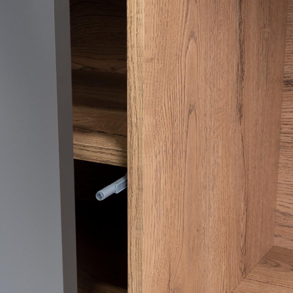 Mesa Para Tv Nashira, Fresno Europeo y Plata Oscuro, Con Espacio Para Televisor de Hasta 65 Pulgadas