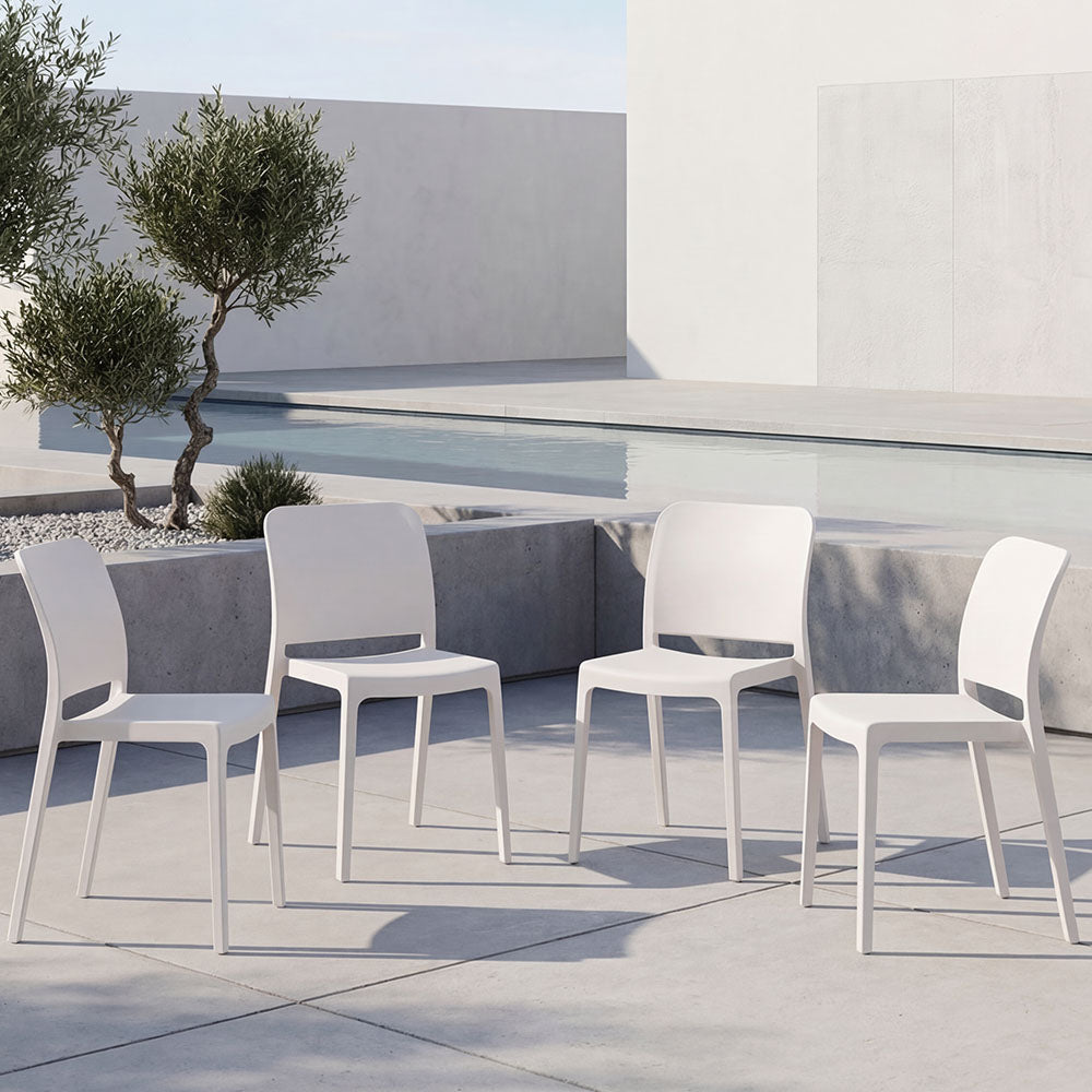 Set de 4 Sillas Triveca, Blanco, con Espaldar Cerrado y Diseño Minimalista