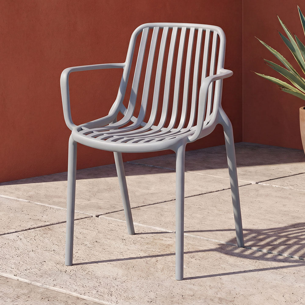 Silla Parma, Gris, Con espaldar en rayas y diseño minimalista X2
