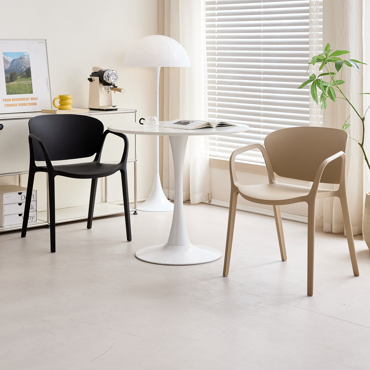 Silla con Brazos California, Negro, con Espaldar y Diseño Minimalista