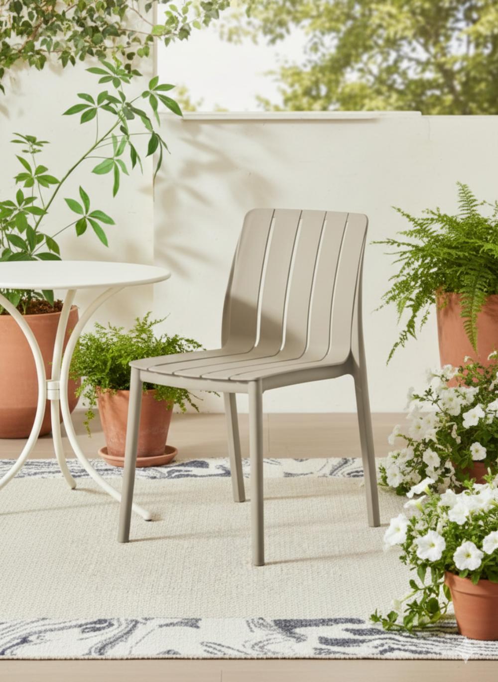 Silla Alice, Taupe, Con espaldar y diseño minimalista