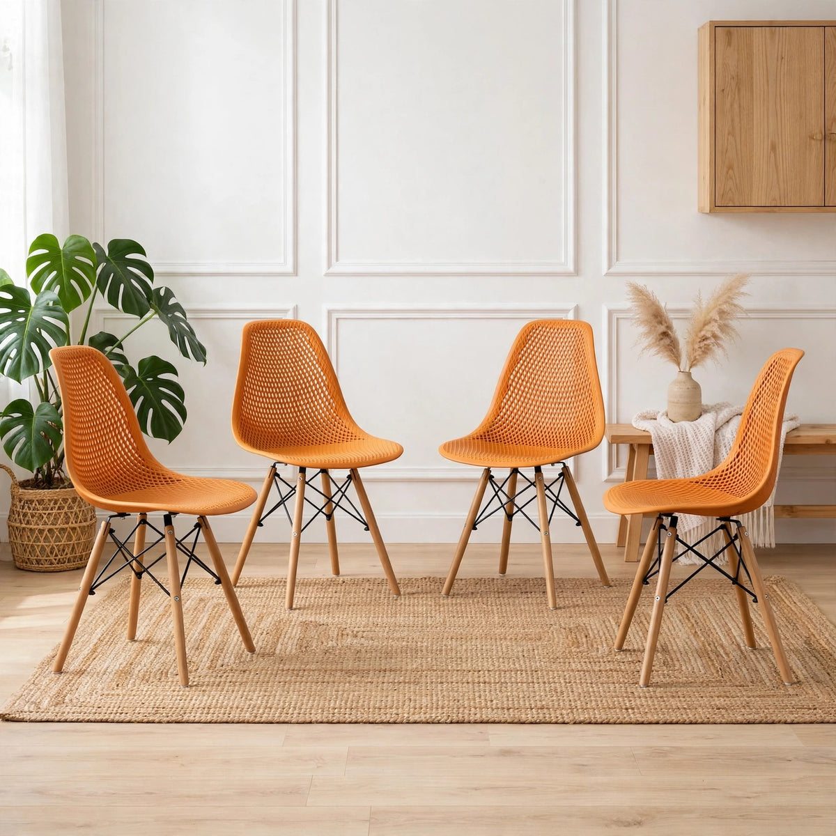 Set de 4 Sillas Aira, Color Naranja, con Espaldar y Patas en Madera