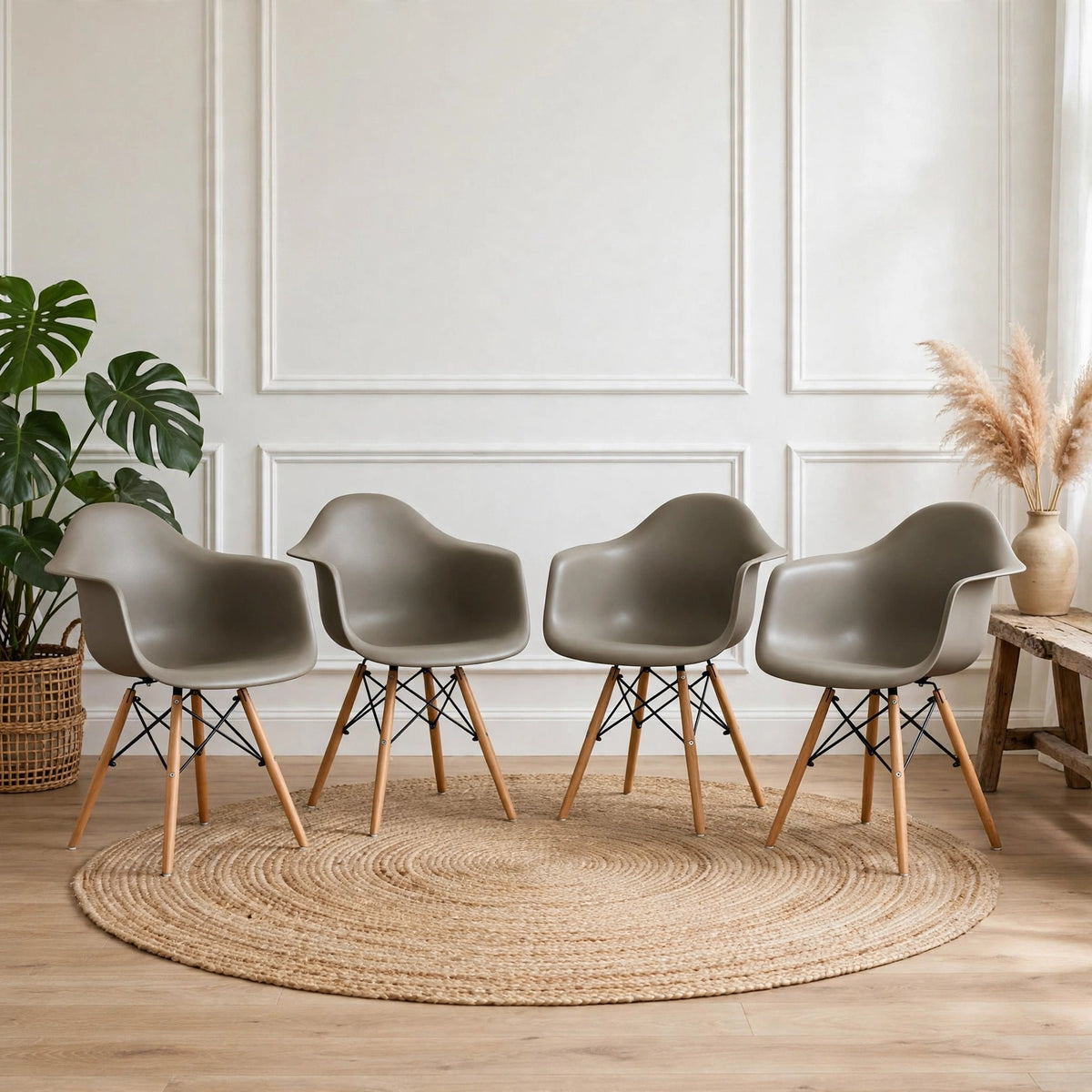 Set de 4 Sillas Eymos , Color Taupe, con Espaldar y Patas en Madera
