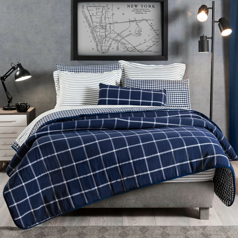 Juego Edredon Chicago, para Cama Doble y Queen, 2 Vistas (Incluye 2 Fundas 1 Cojín)