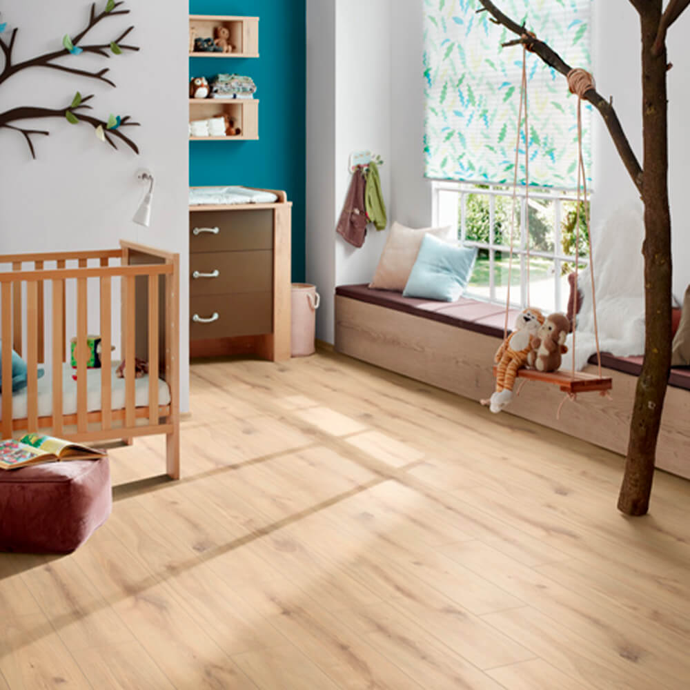 Piso laminado Roble Pistacho 7 mm AC3 23-31 para interiores por caja (2.47M²)