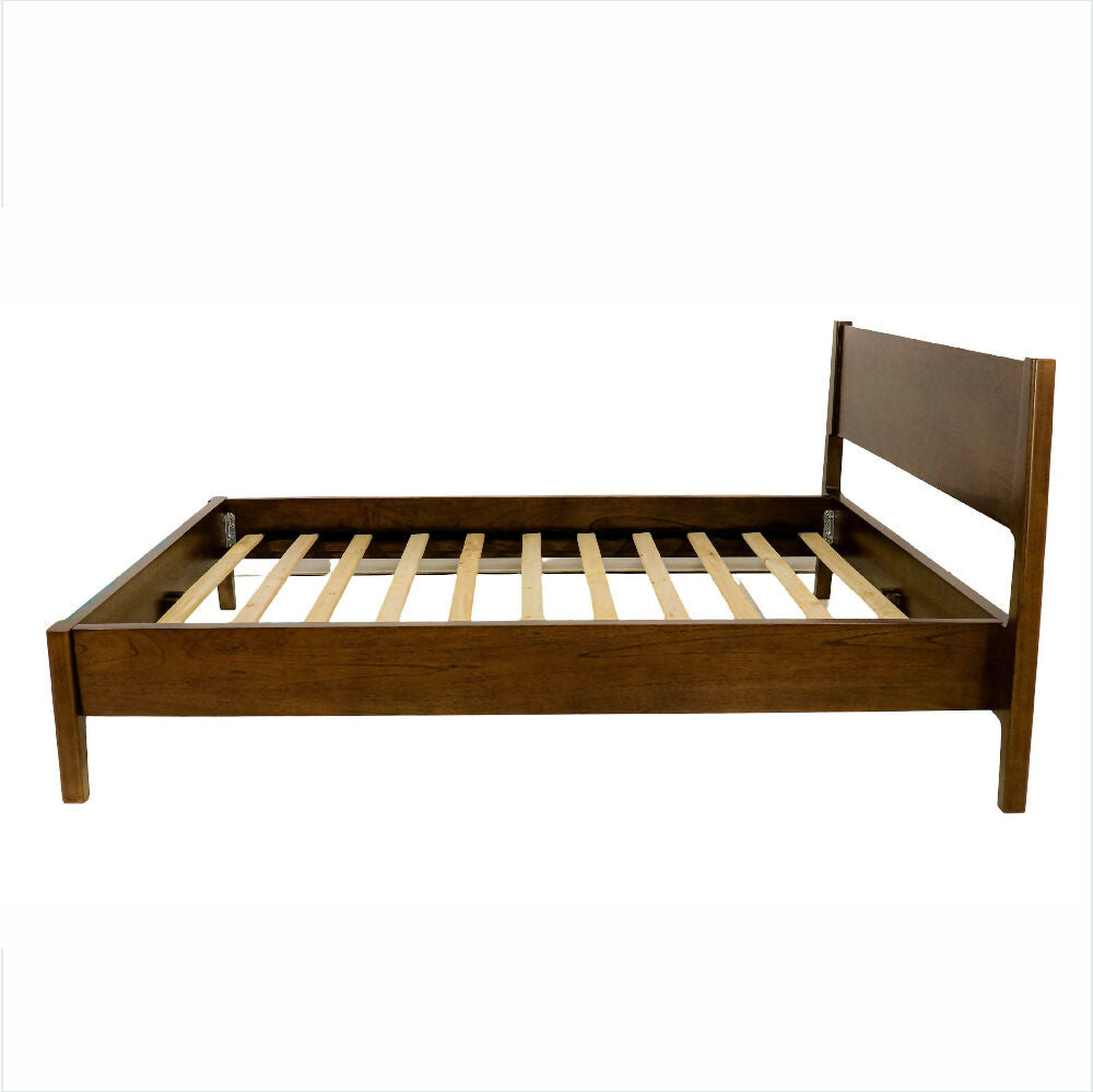 Cama Slim elaborada en madera de Achapo