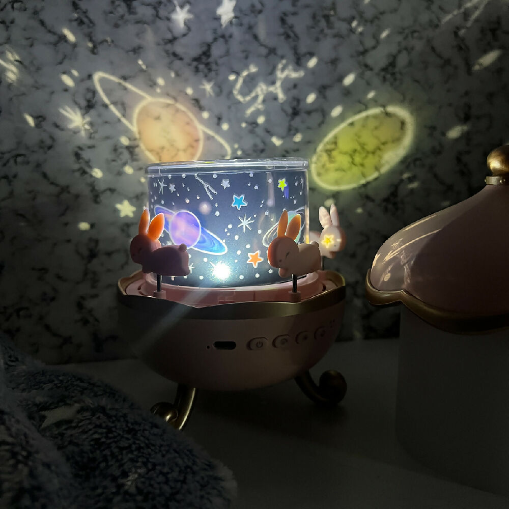 Lámpara Infantil Proyector 360° Conejitos Luz Nocturna Giratoria Con 6 Plantillas PTZ-17-6 10