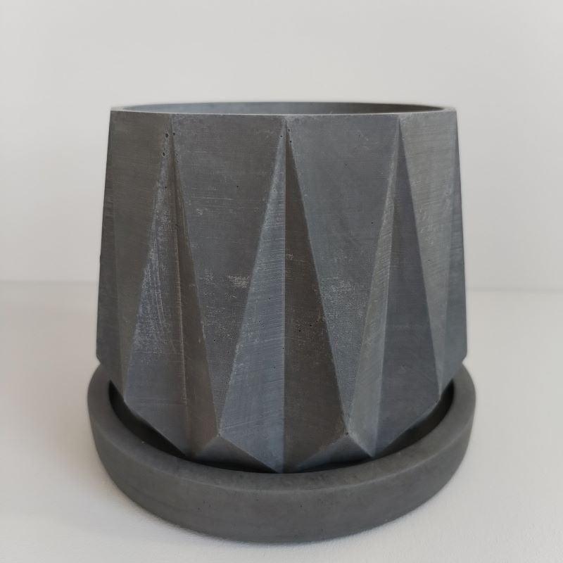 Matera Lirio de Cemento 10.5x10 cm Oscuro - VIRTUAL MUEBLES