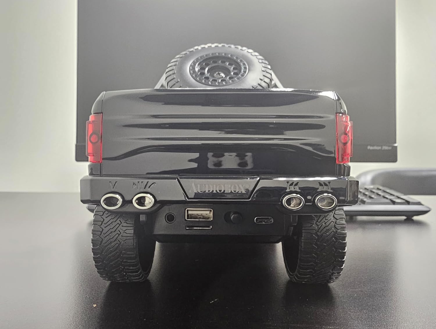 Coches con altavoz Bluetooth (camión negro)