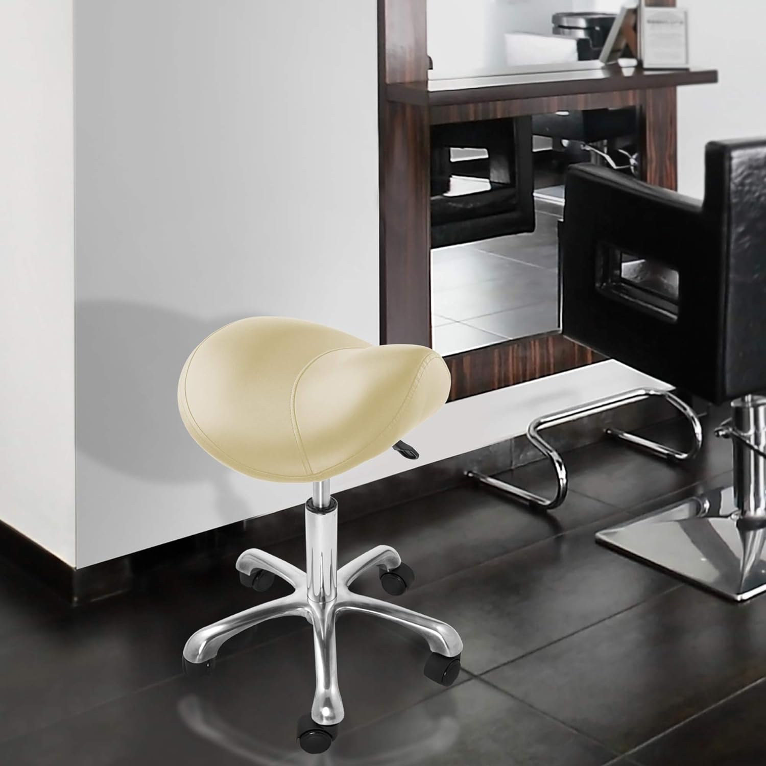 Taburete ergonómico profesional, color crema, asiento hidráulico ajustable