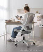 Silla de malla con respaldo alto, altura ajustable y diseño ergonómico, silla