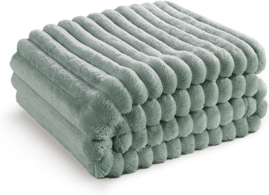 Bedsure Manta de forro polar verde salvia para sofá, mantas súper suaves y