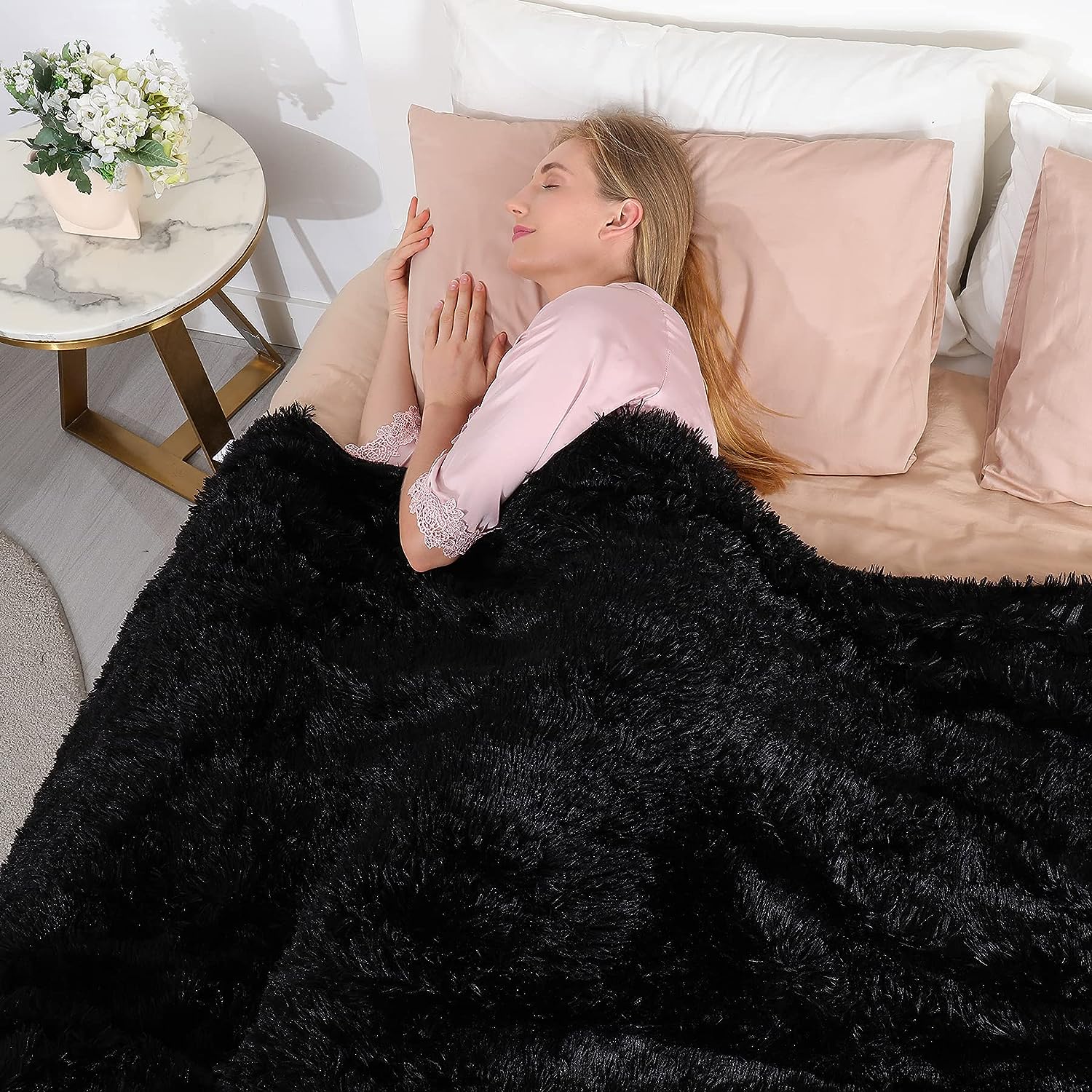 Navaris Manta de pelo grande 150 x 200CM - Manta blanca y gris para cama  sofá casa - Tela suave - Reversible e ideal para el invierno : :  Hogar y cocina