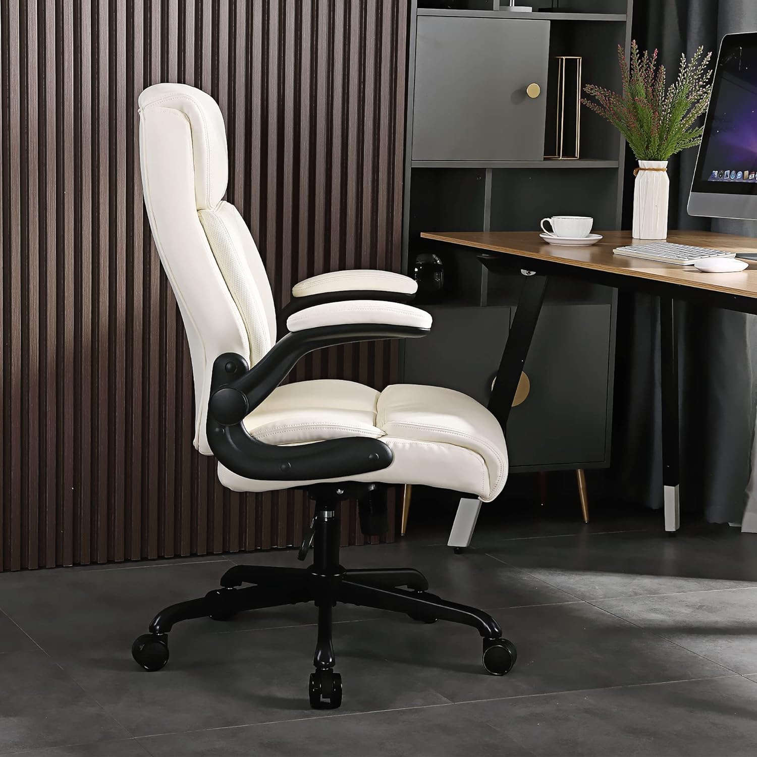 Silla de oficina con respaldo alto, silla de escritorio para computadora,  sillas ejecutivas ergonómicas con ruedas y reposabrazos abatibles, color