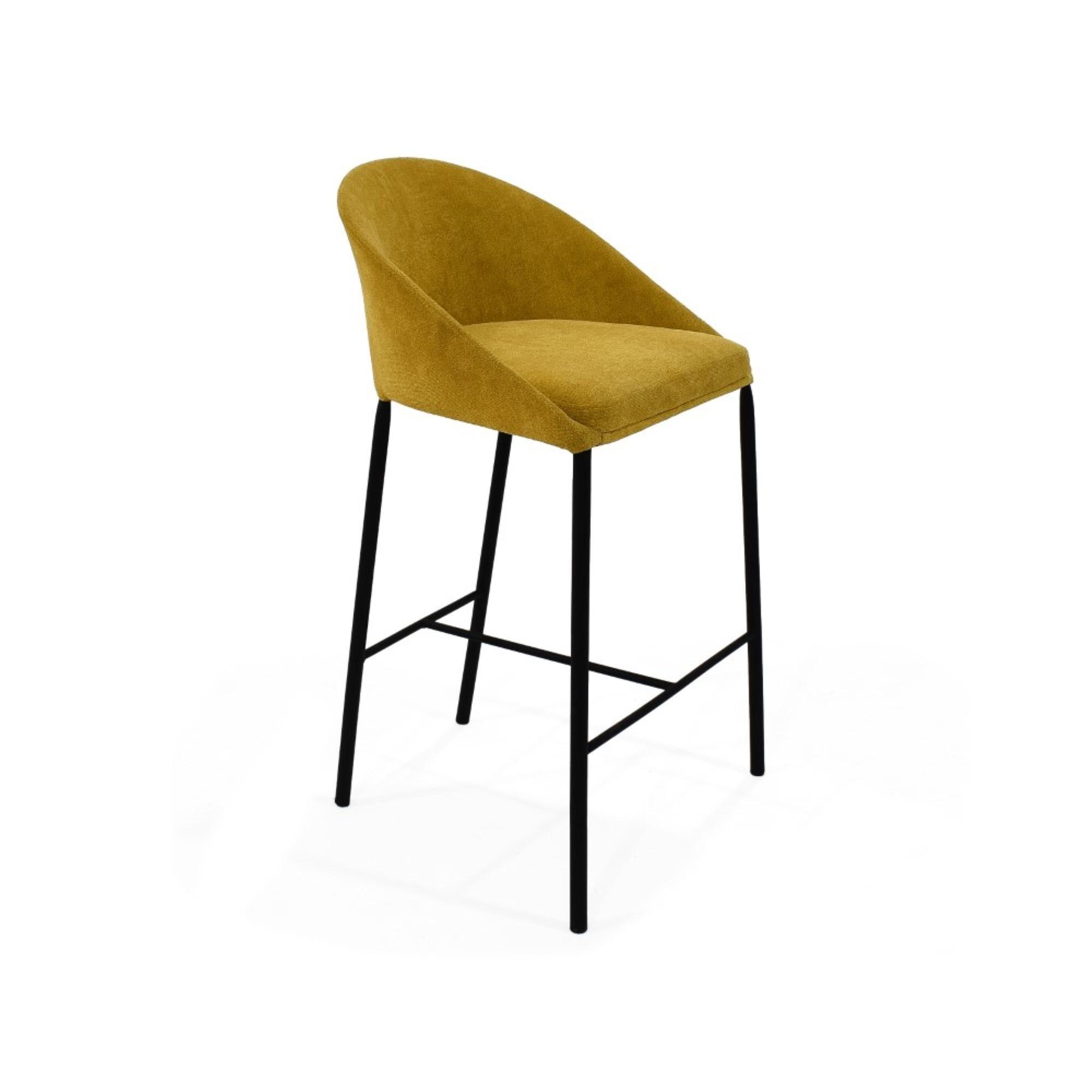 Silla para Bar Lorenzo 56x50x93 en Tela Mostaza