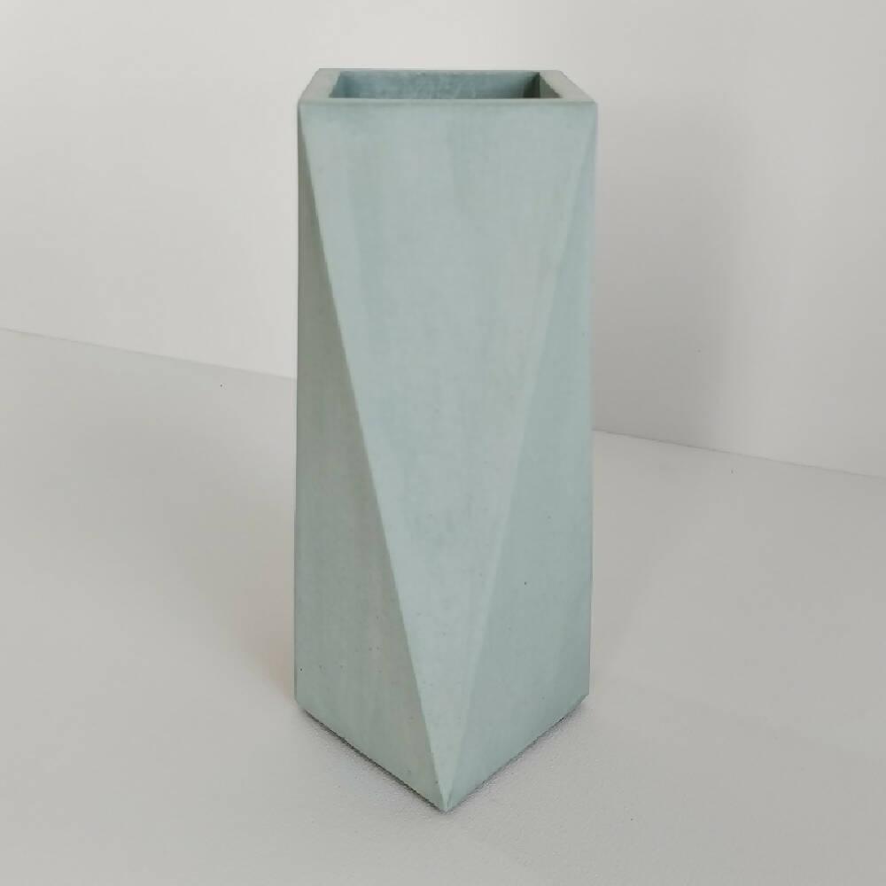 Florero Alice de Cemento 20x7 cm Verde Oliva - VIRTUAL MUEBLES