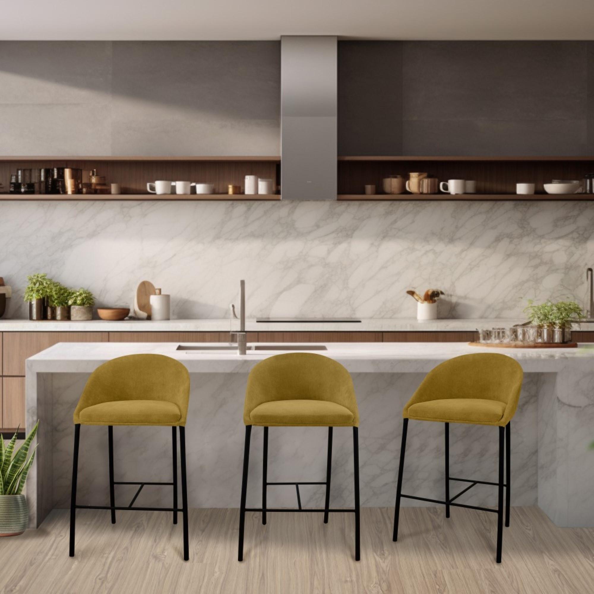 Silla para Bar Lorenzo 56x50x93 en Tela Mostaza