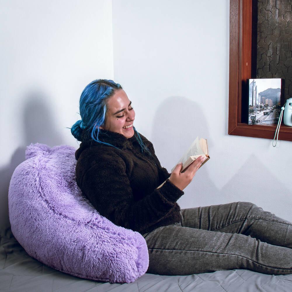 Cojín Anatómico Para TV y Lectura Funda Peluda Lila - VIRTUAL MUEBLES