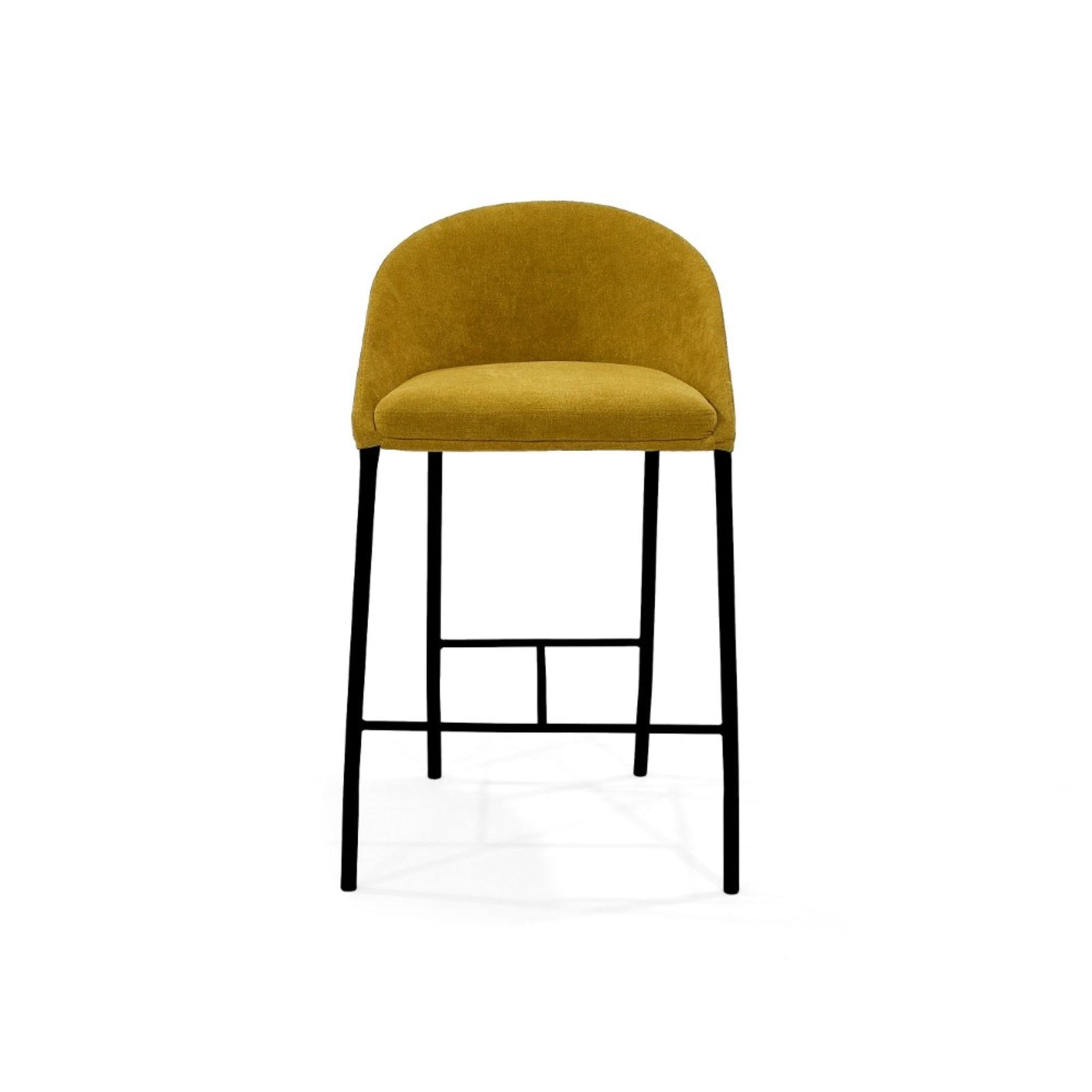 Silla para Bar Lorenzo 56x50x93 en Tela Mostaza