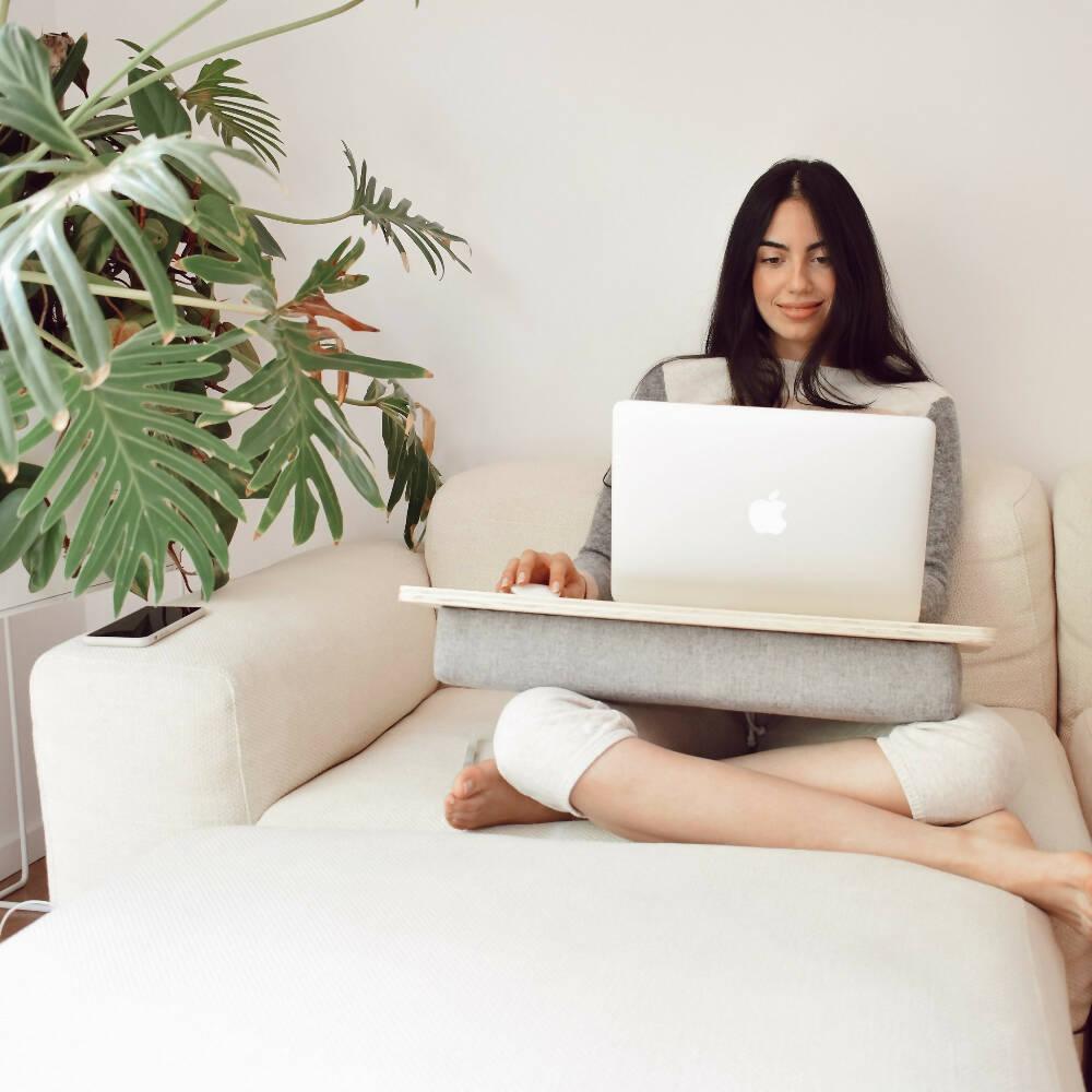 Soporte Ventilacion Con Almohadillas para Computador Portatil Madera - VIRTUAL MUEBLES