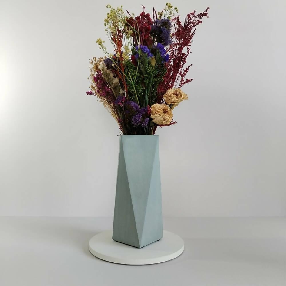 Florero Alice de Cemento 20x7 cm Verde Oliva - VIRTUAL MUEBLES